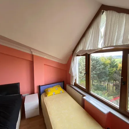 Homestay szállás Havalimanina Yakin Orman Icinde Ferah Villa1 *